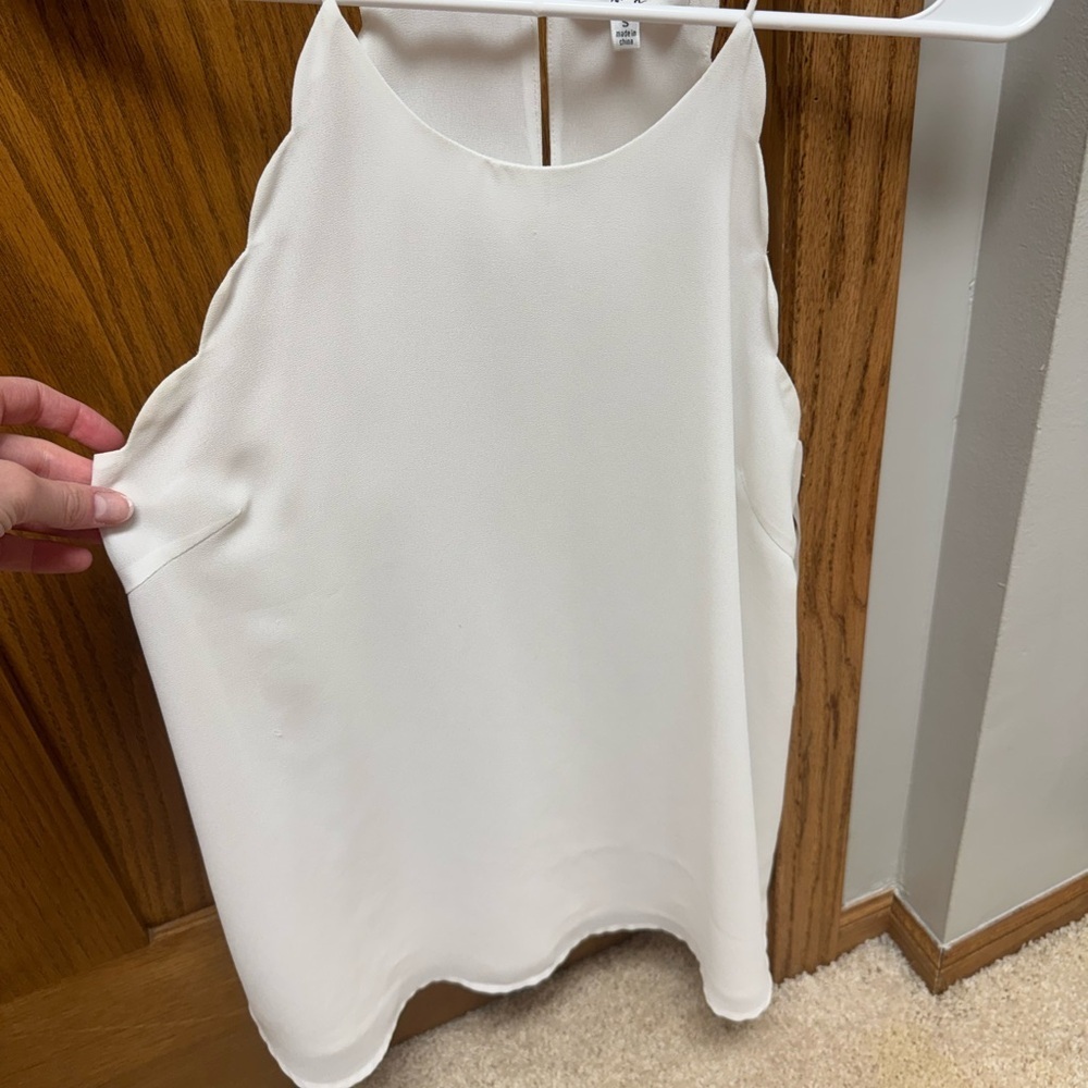 Chic White Sleeveless Tank Top